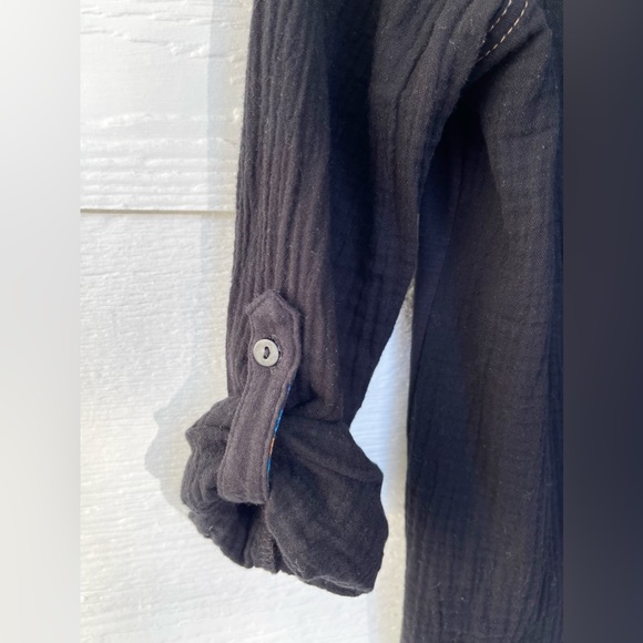 Black Anthropologie blouse with embroidered detailing. Size small. - Picture 4 of 6